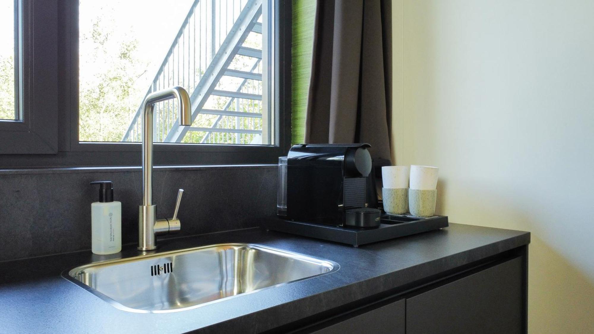 Hike & Bike Hotel Noordwolde  エクステリア 写真