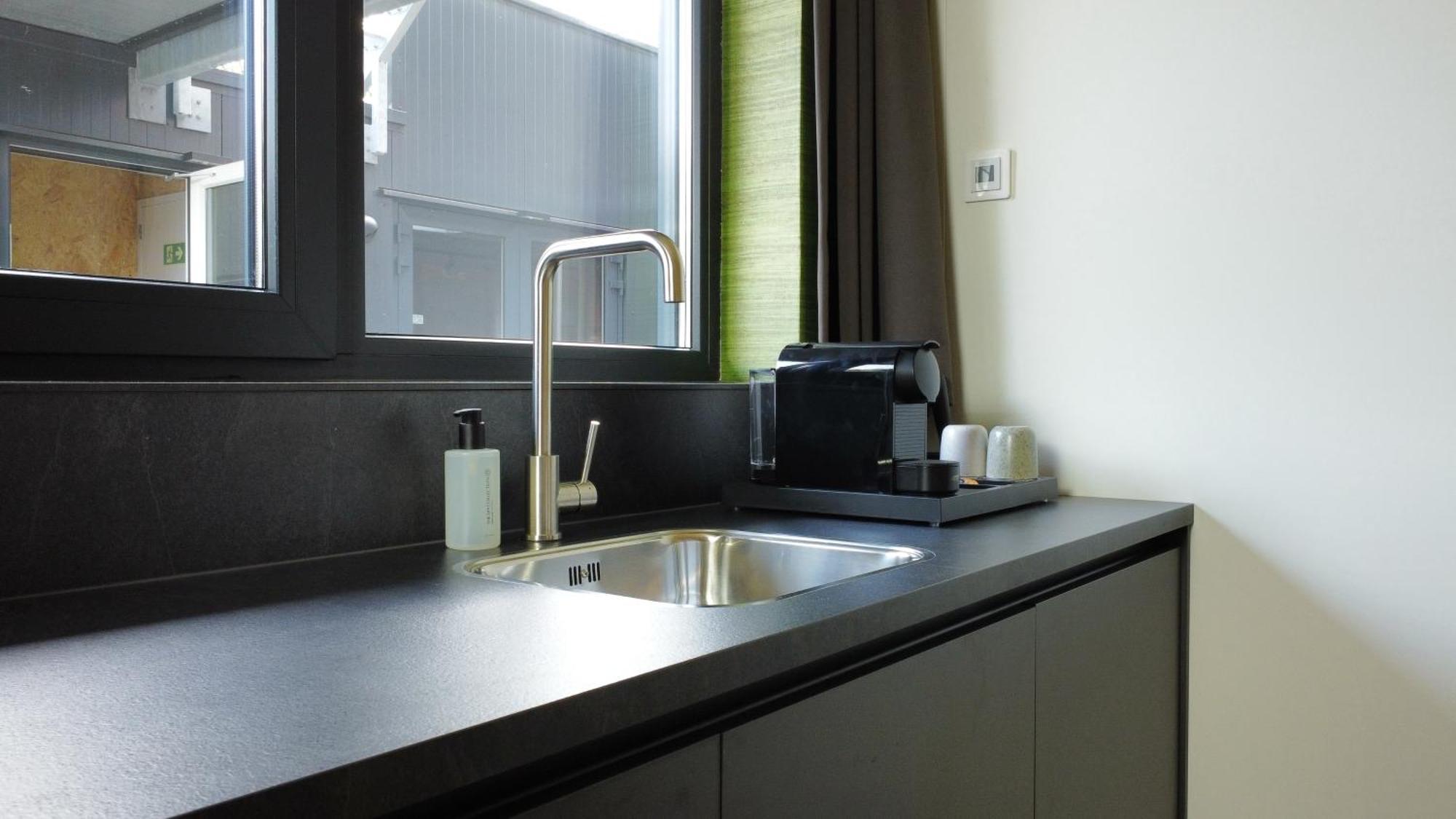 Hike & Bike Hotel Noordwolde  エクステリア 写真