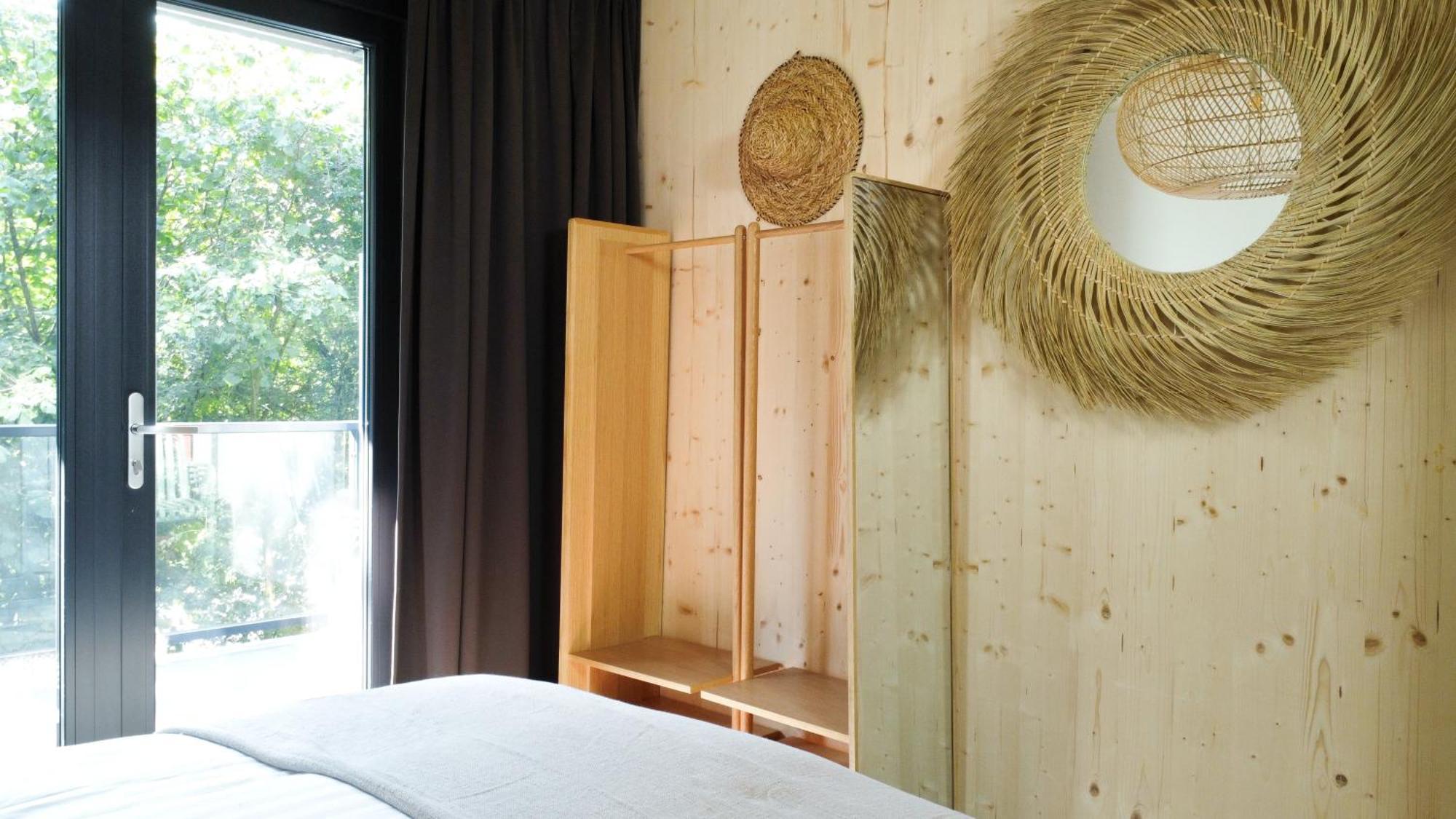 Hike & Bike Hotel Noordwolde  エクステリア 写真