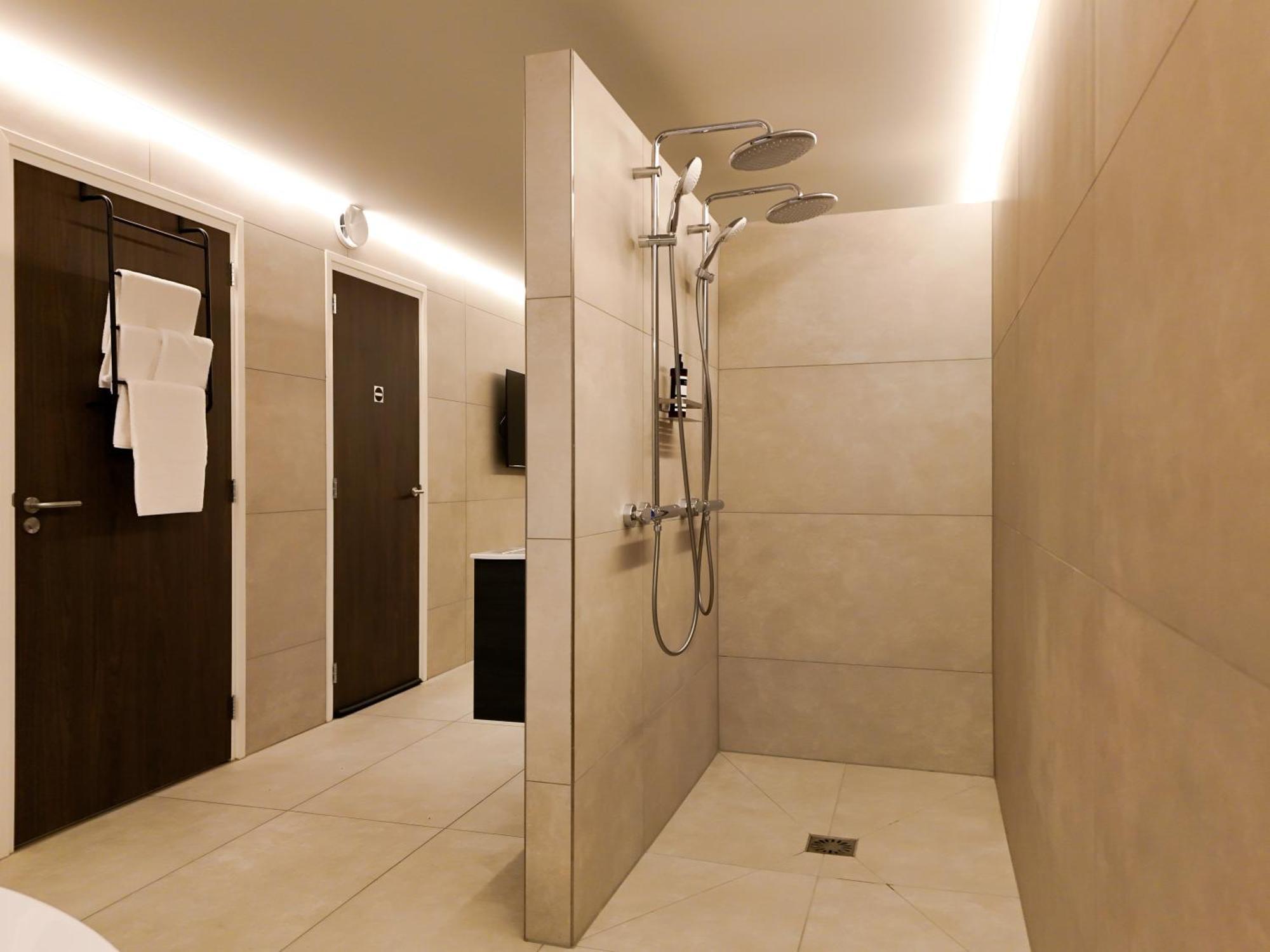 Hike & Bike Hotel Noordwolde  エクステリア 写真